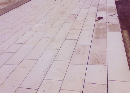 Tse standartlarında üretilen andezit taşı ile yapılmış yer