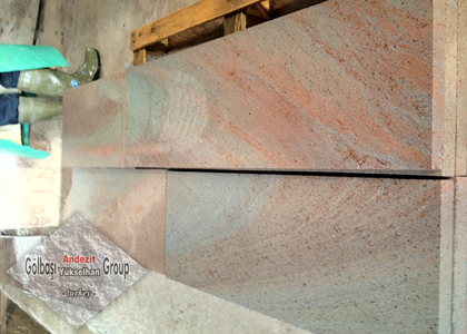 Gölbaşı Andeziti taşı doğal taşdır. Doğal renkleriyle doğada bulunur